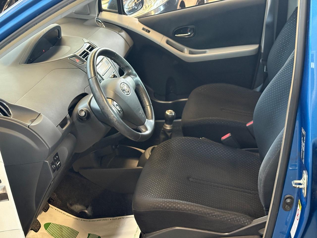 Toyota Yaris 1.0 5 porte Sol