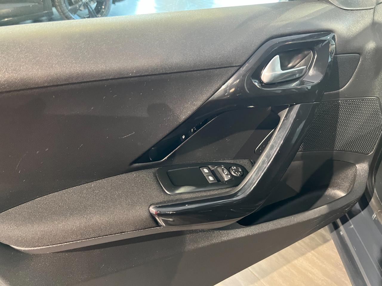 Peugeot 208 PureTech 82 5p. GPL Active