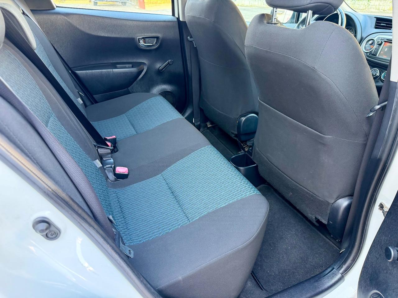 Toyota Yaris 1.0benz 2012 120.000km per neopatentati
