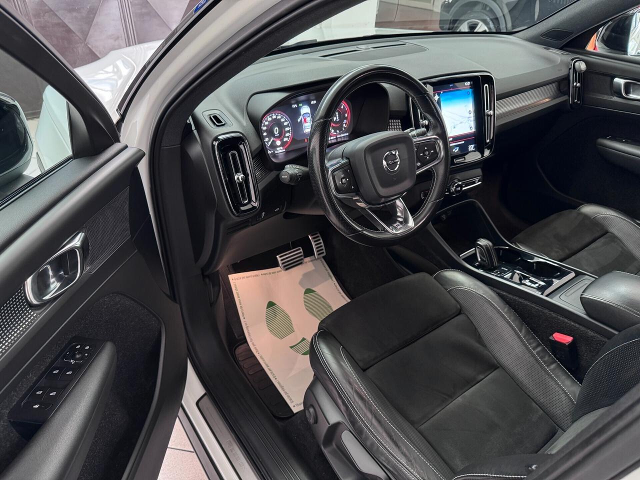 VOLVO XC40 2.0D 190cv GEARTRONIC 4WD R-DESIGN