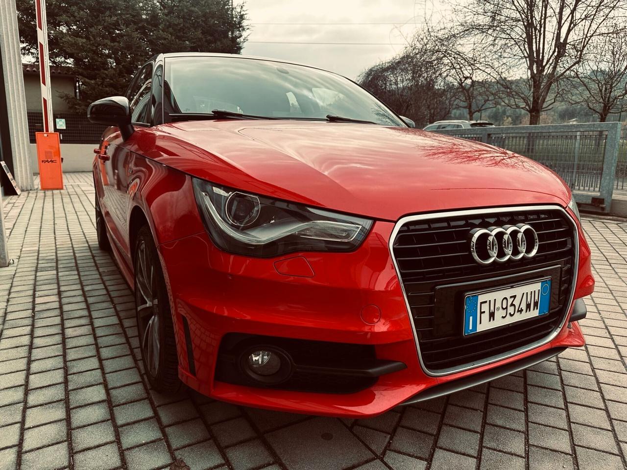 Audi A1 1.6 TDI S line edition plus