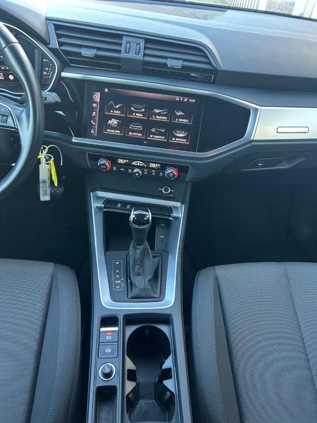 AUDI Q3 35 TDI quattro S tronic Business