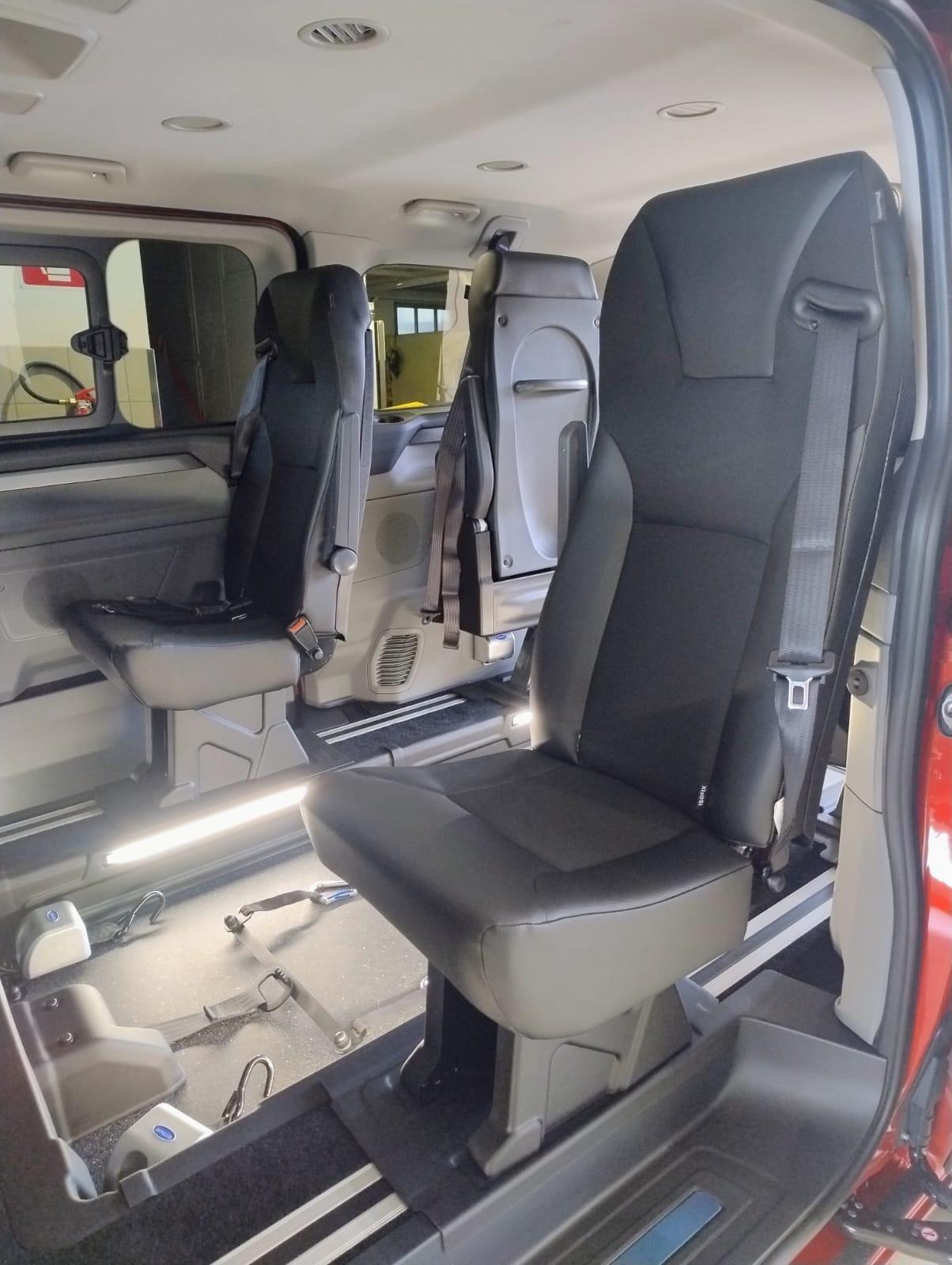 CUSTOM TRASPORTO DISABILI CON RIBASSAMENTO