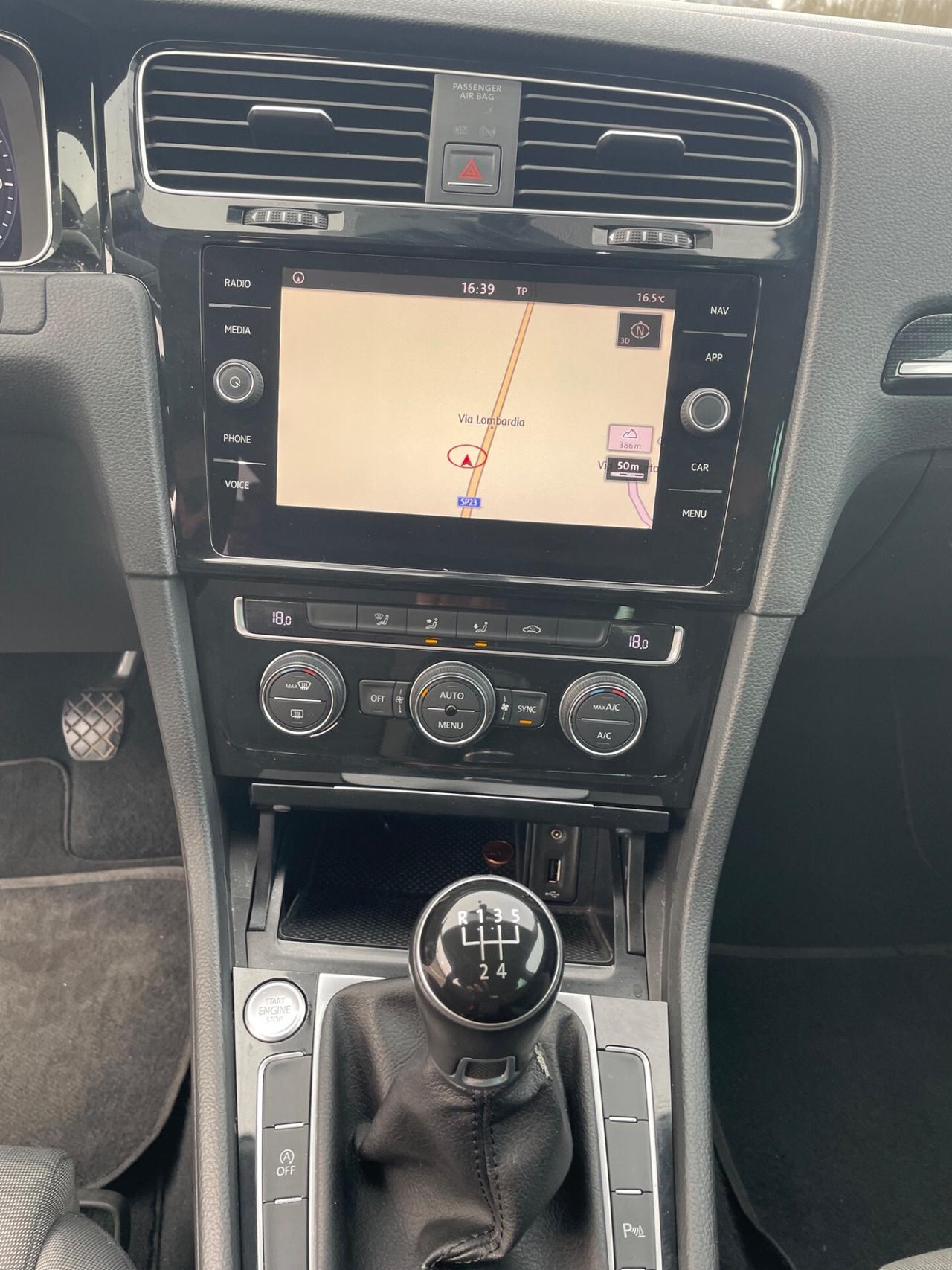 Volkswagen Golf 2.0 TDI 5p.*Virtual*Nepatentati*Navi*