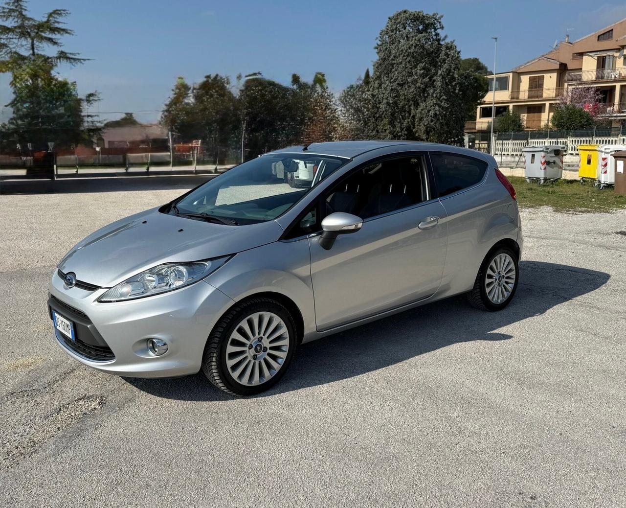 Ford Fiesta Titanium 1.2 benzina Unipro NEOPATENTATI