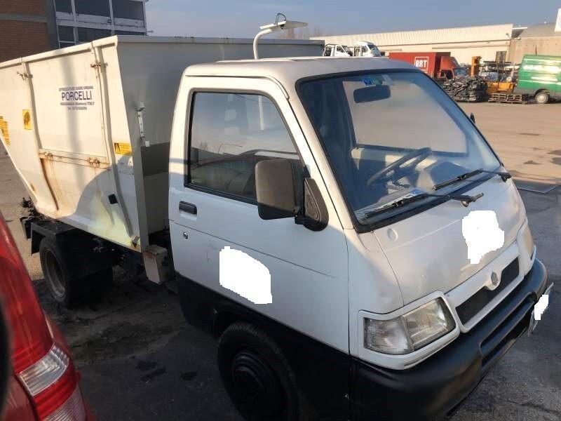 Piaggio Quargo TRASPORTO RIFIUTI SOLIDI CON CARICATORE