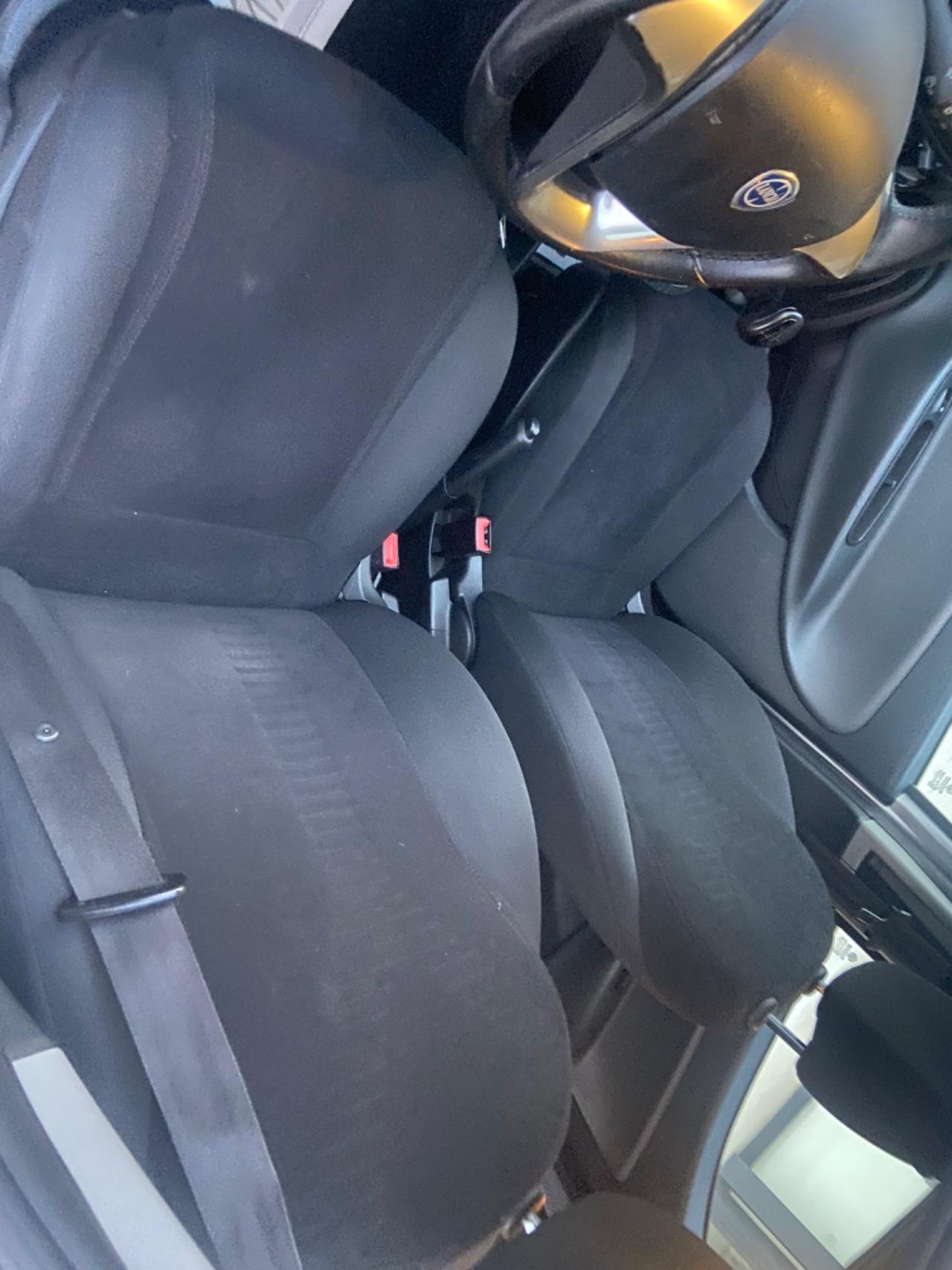 Lancia Ypsilon 1.2 69 CV 5 porte S&S Gold