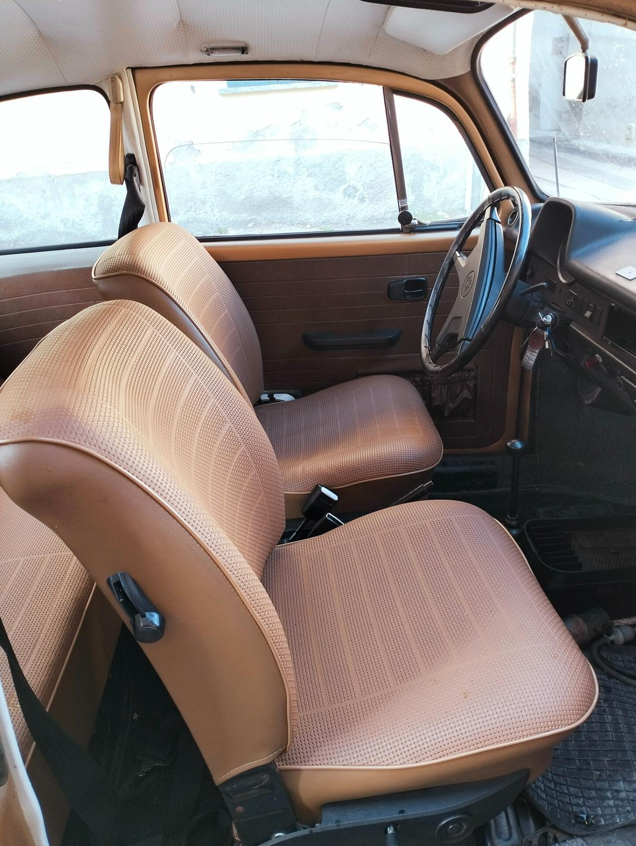 Volkswagen Maggiolone 1303 berlina