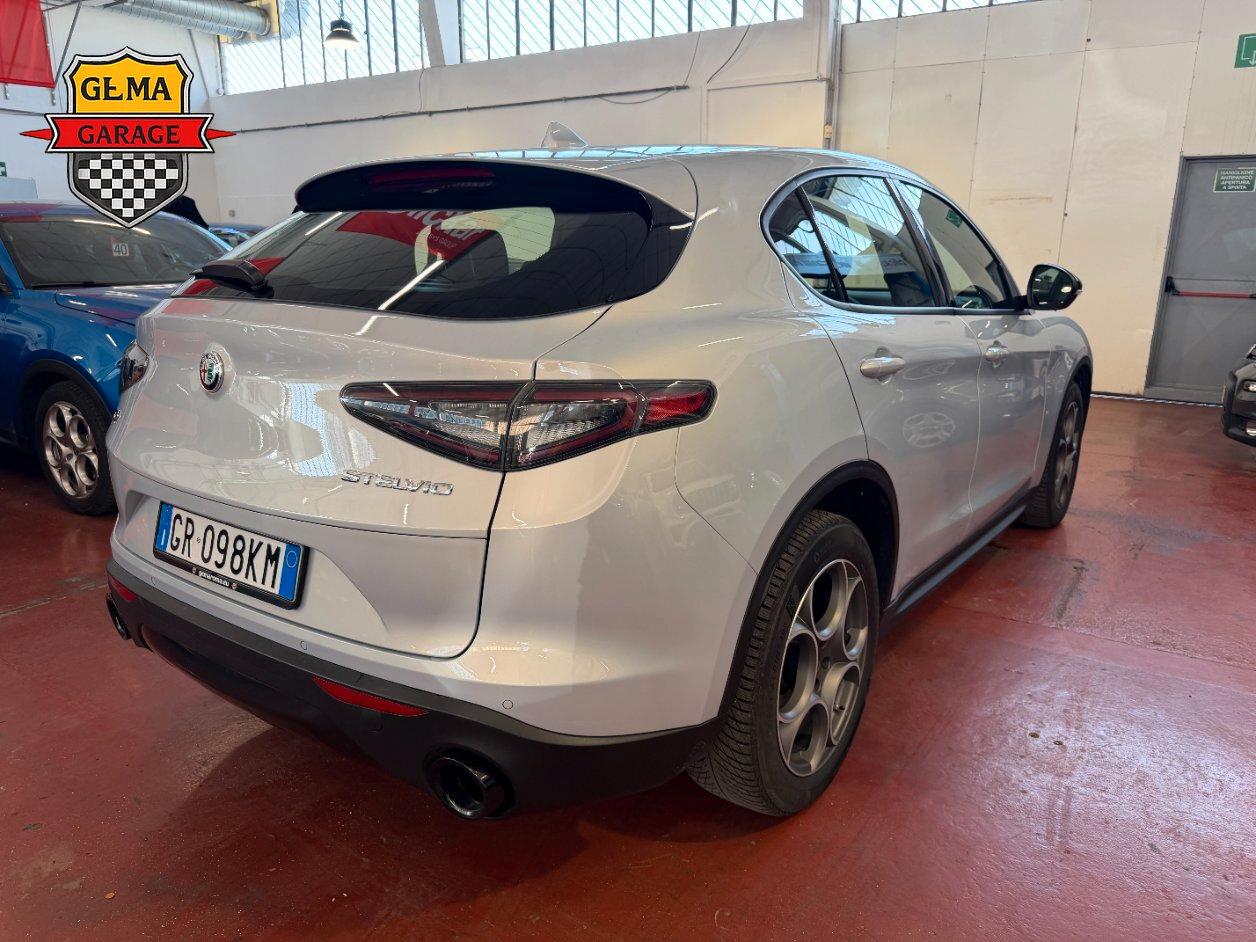 Alfa Romeo Stelvio 2.2 t Sprint Q4 210cv auto