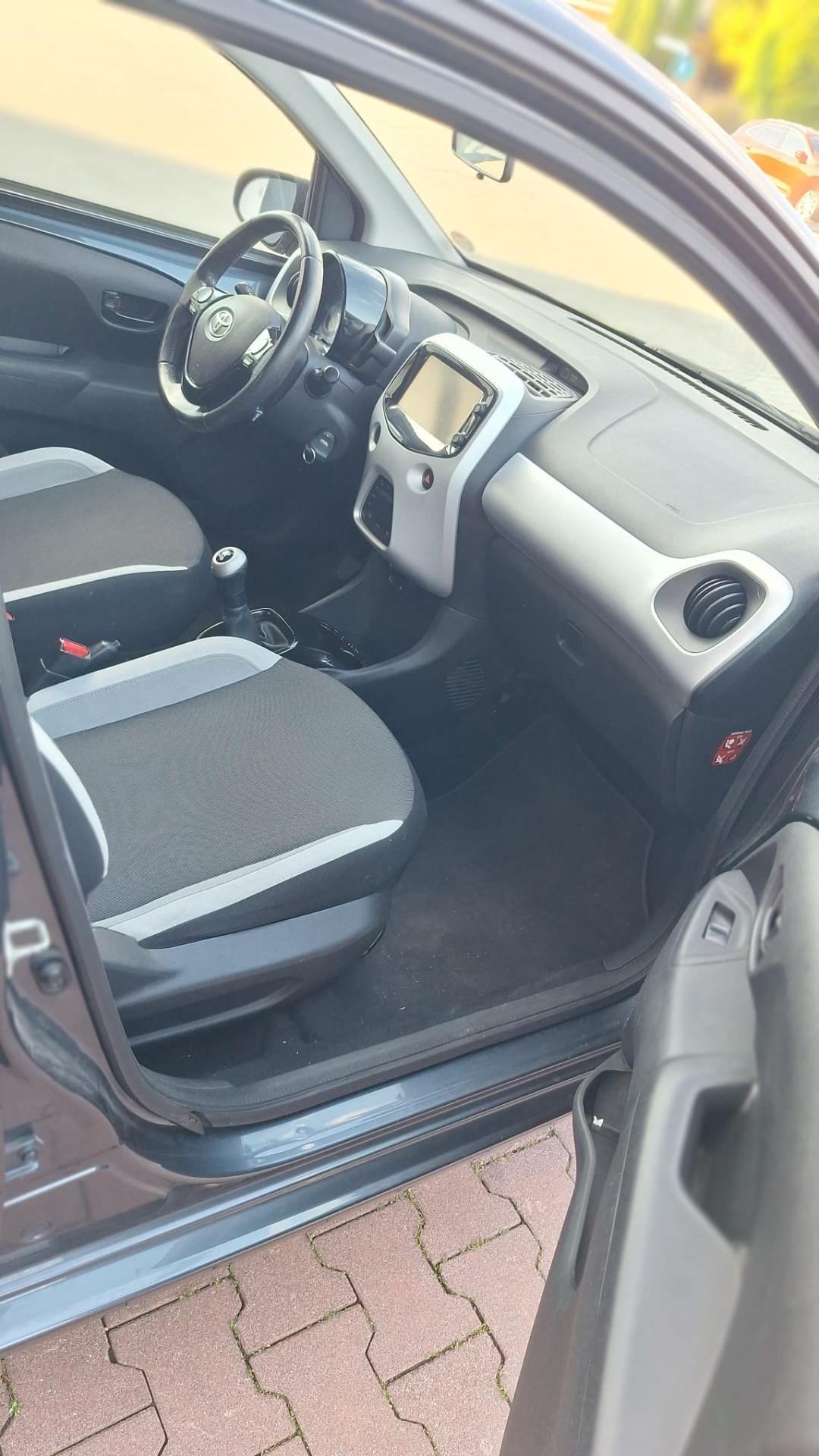 Toyota Aygo 1.0 VVT-i 69 CV 5 porte x-clusiv