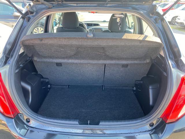 TOYOTA Yaris 1.0 5 porte Lounge