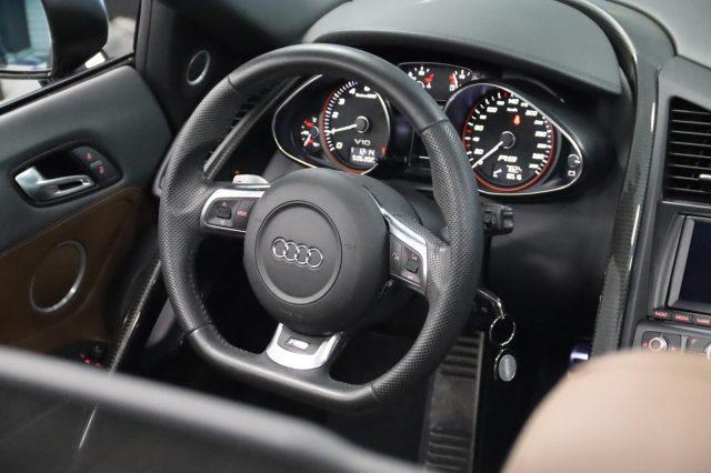 AUDI R8 Spyder 5.2 V10 FSI quattro R tronic