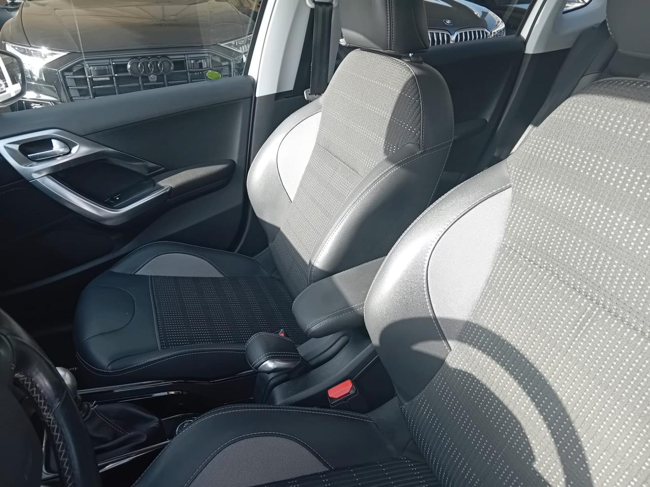 Peugeot 2008 BlueHDi 100 S&S Allure