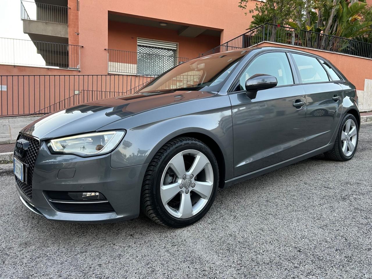 Audi A3 SPB 1.6 TDI Sport strafull!!!