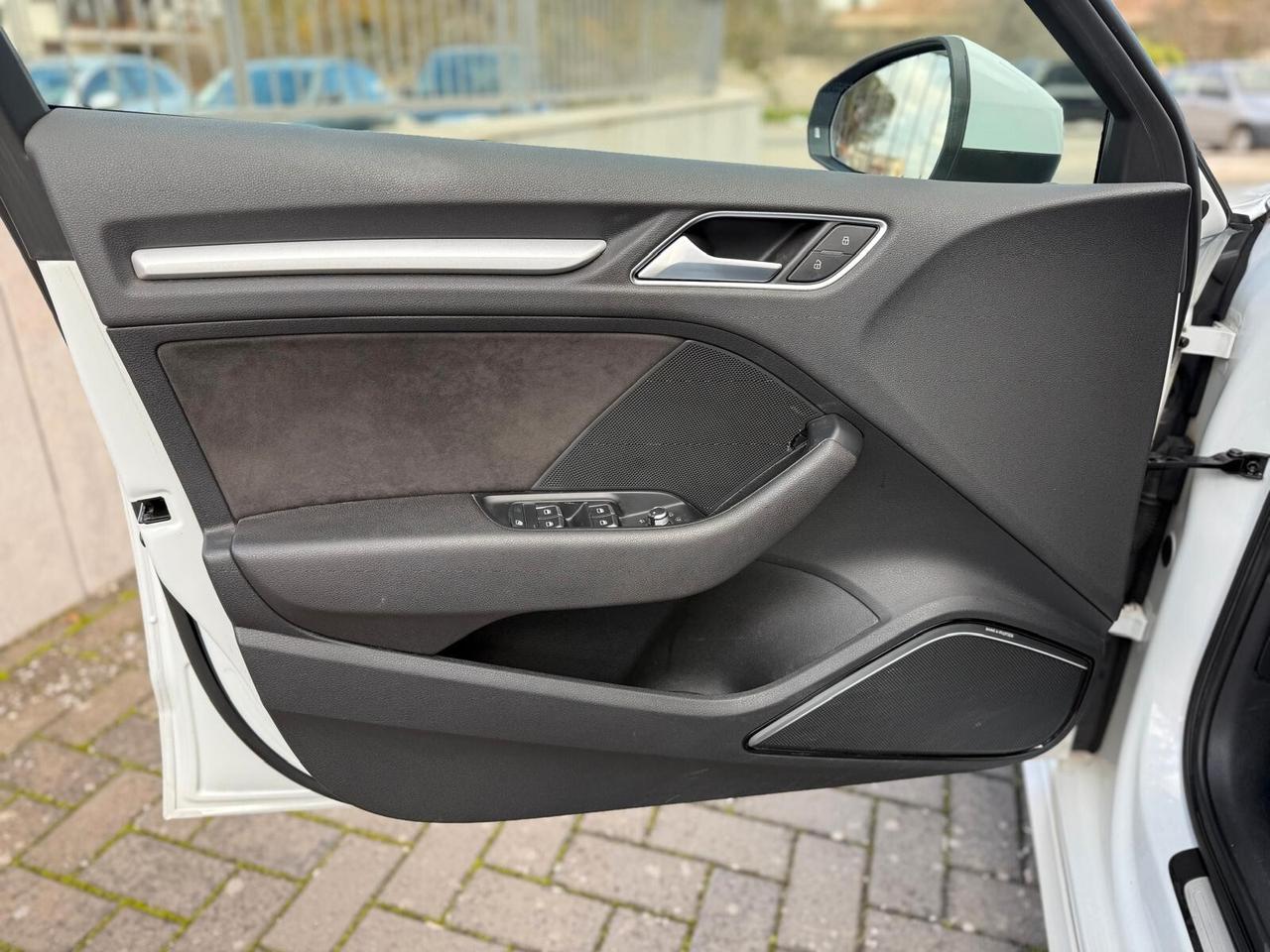 Audi A3 SPB 1.6 TDI 110 CV , S LINE ,TETTO, MATRIX , FULL