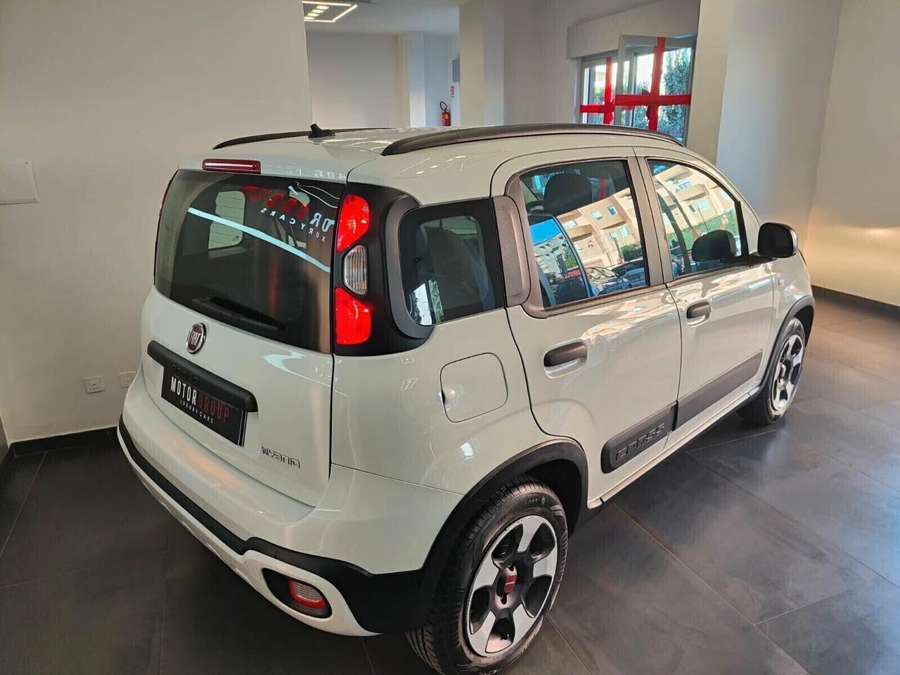 Fiat Panda 1.0 FireFly S&S Hybrid City Cross 69CV