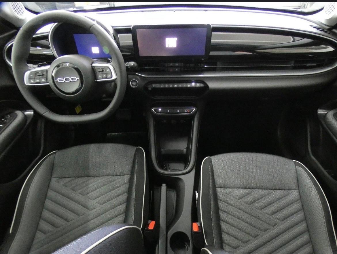 Fiat 600 Hybrid 100 CV DCT MHEV