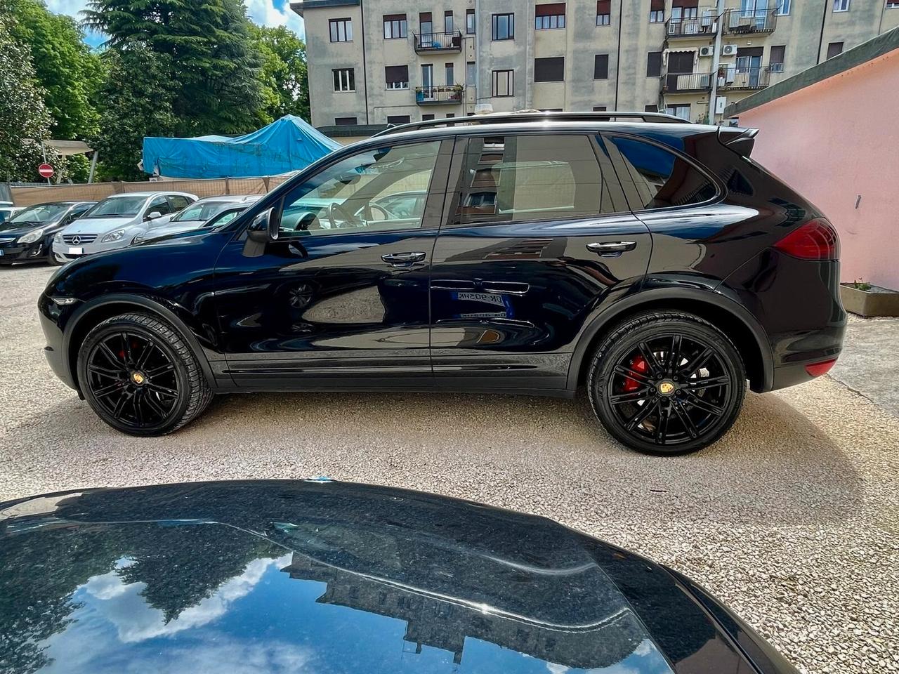Porsche Cayenne - All-Black CERCHI 21 TETTO PANORAMICO