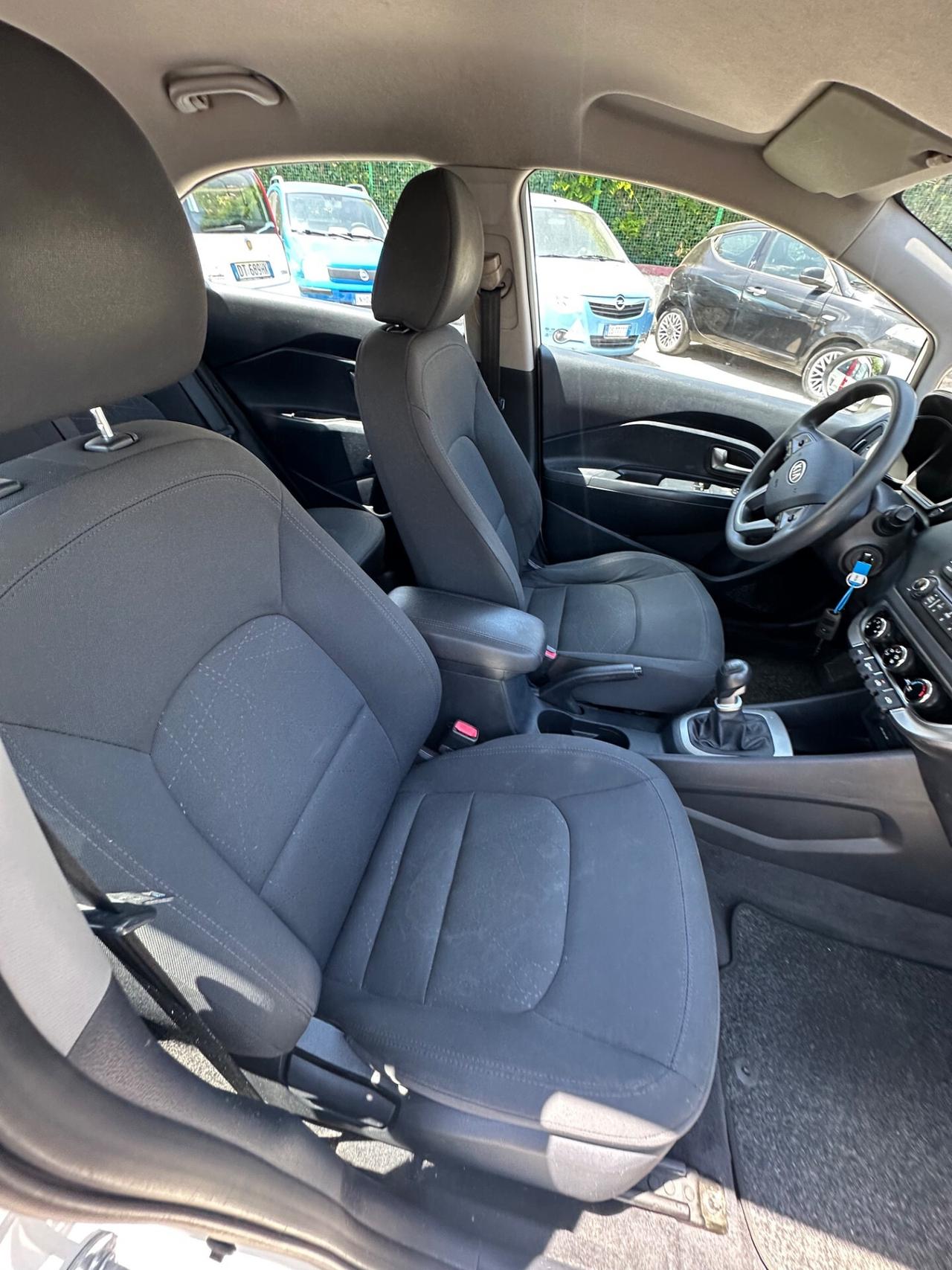 Kia Rio 1.4 CRDi WGT 5p. EX