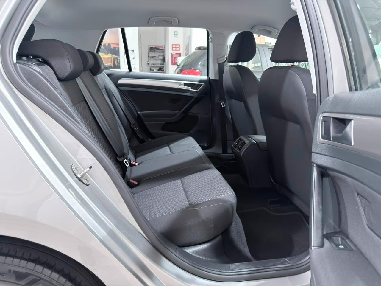VOLKSWAGEN GOLF 1.6TDI 115CV 5P 2019
