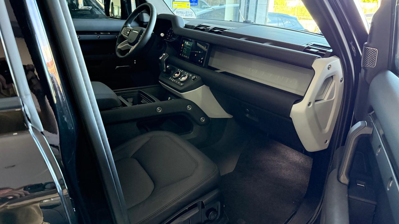 Land Rover Defender 110 3.0D AUTOCARRO N1