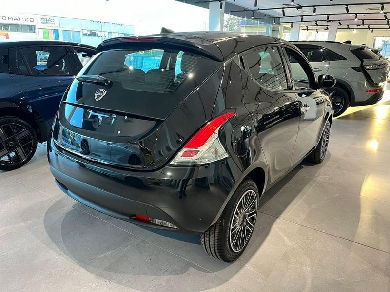 Lancia Ypsilon 1.0 FireFly 5 porte S&S Hybrid Oro