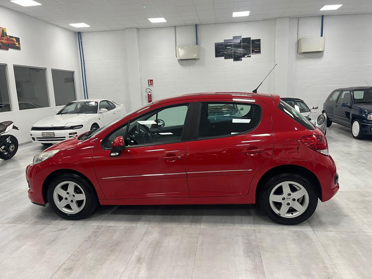 Peugeot 207 5p 1.4 8v 75cv