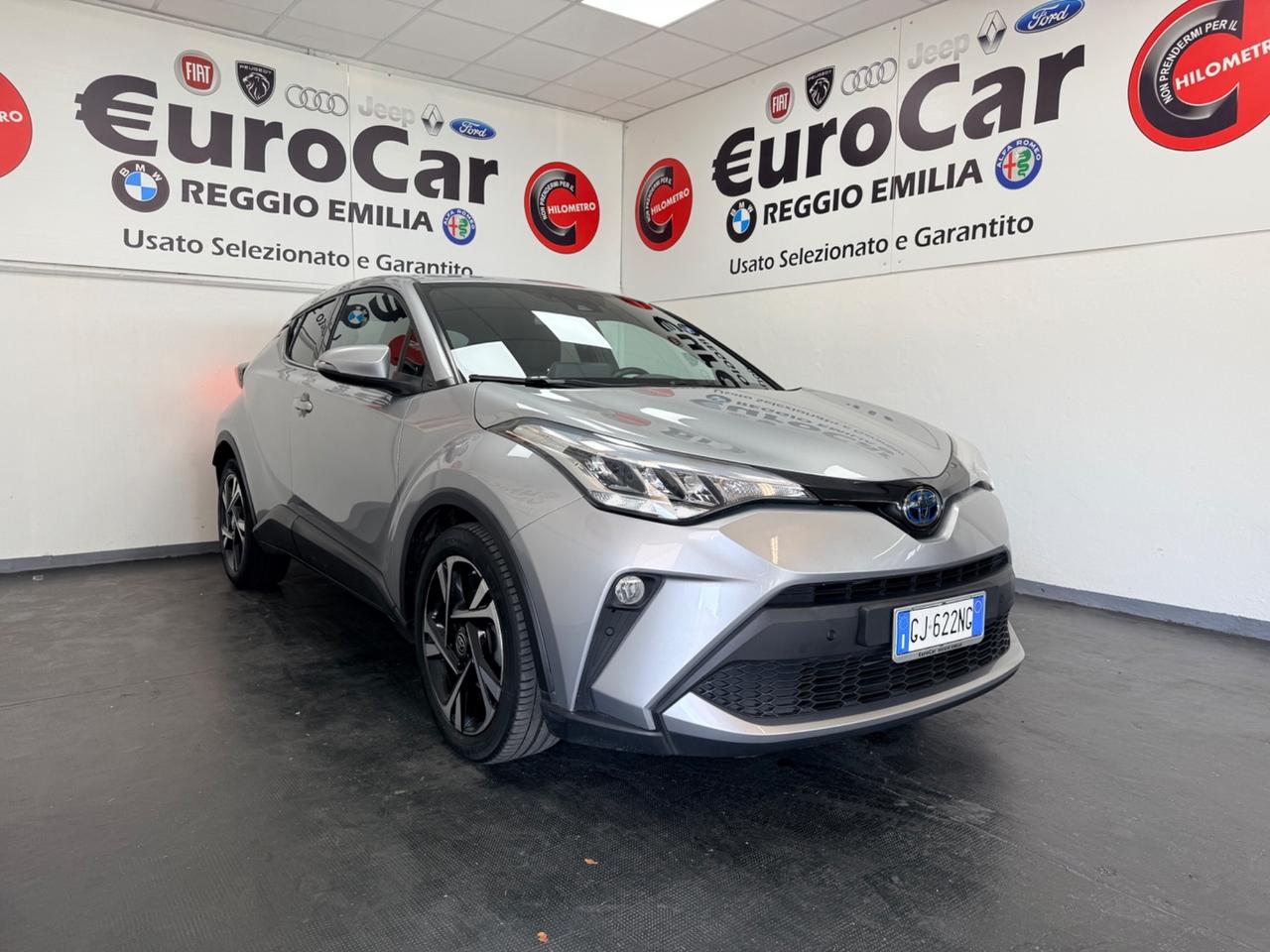Toyota C-HR 1.8 Hybrid E-CVT 98cv Lounge 07/2022 Neopatentati