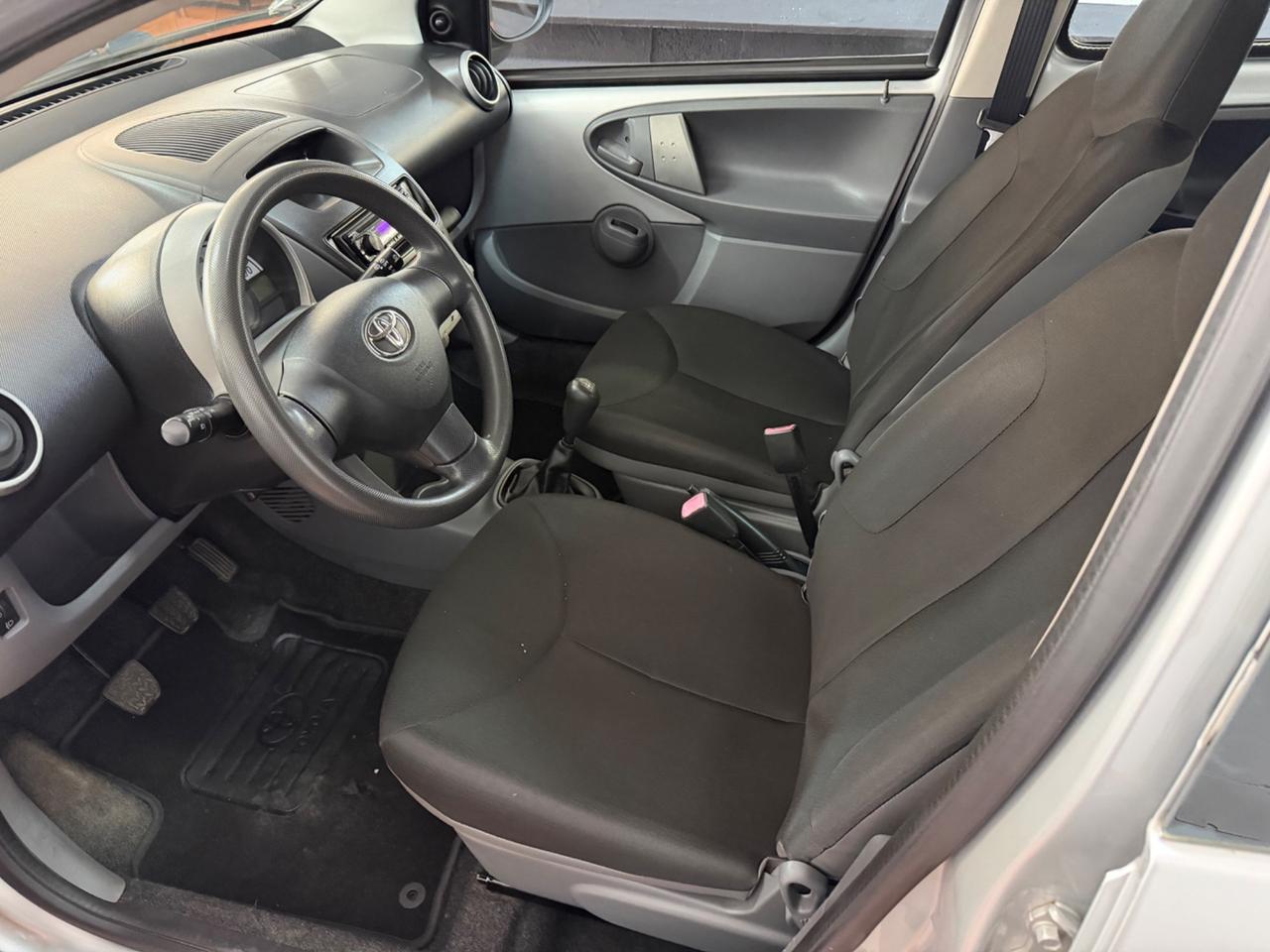 Toyota Aygo 1.0 12V VVT-i 5 porte Sol