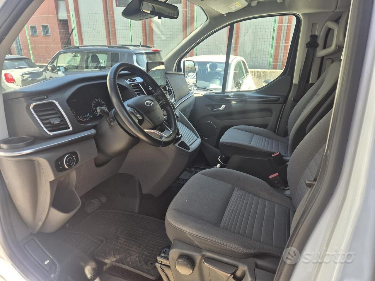 Ford Tourneo Custom AUT 2.0 TDCi 130CV LH2 TITANIU