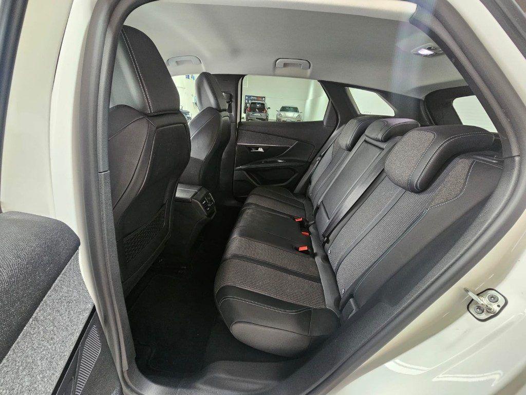 Peugeot 3008 BlueHDi 130 S&S EAT8 Allure