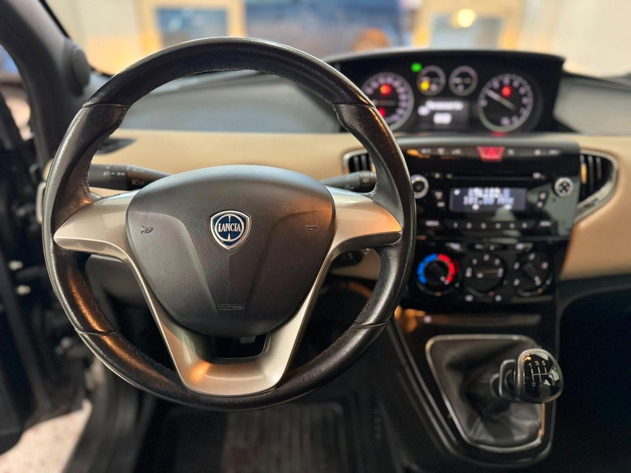 Lancia Ypsilon 1.2 69 CV 5 porte S&S Platinum