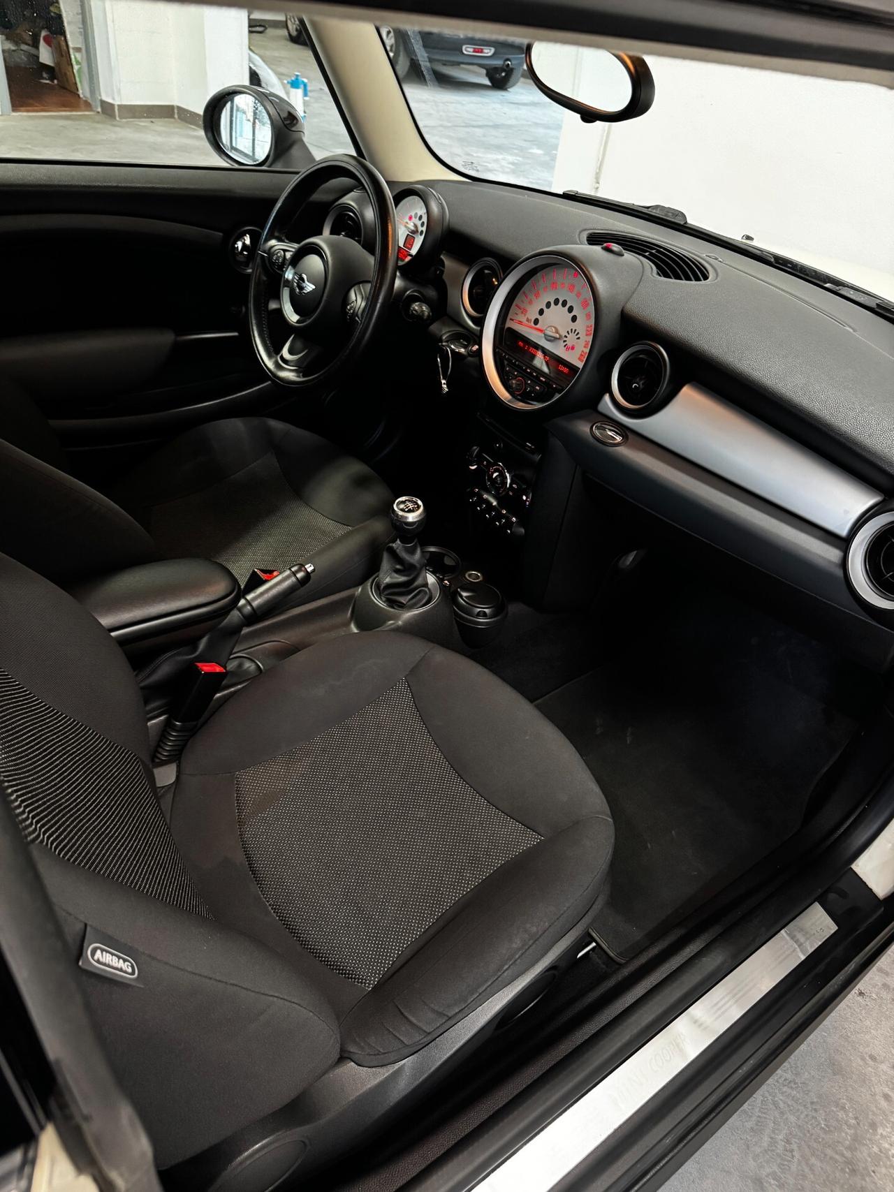 Mini 1.6 16V One (55kW)