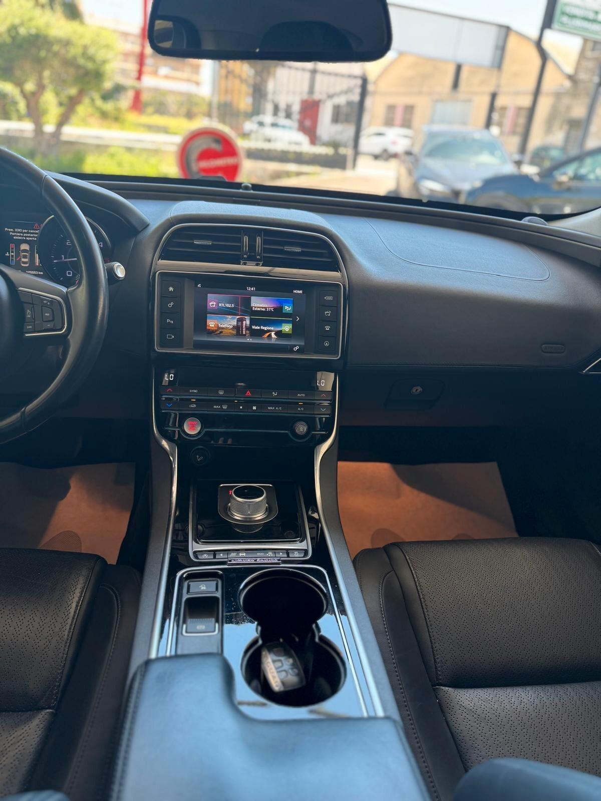 Jaguar XE 2.0 D Turbo 180CV aut. Portfolio