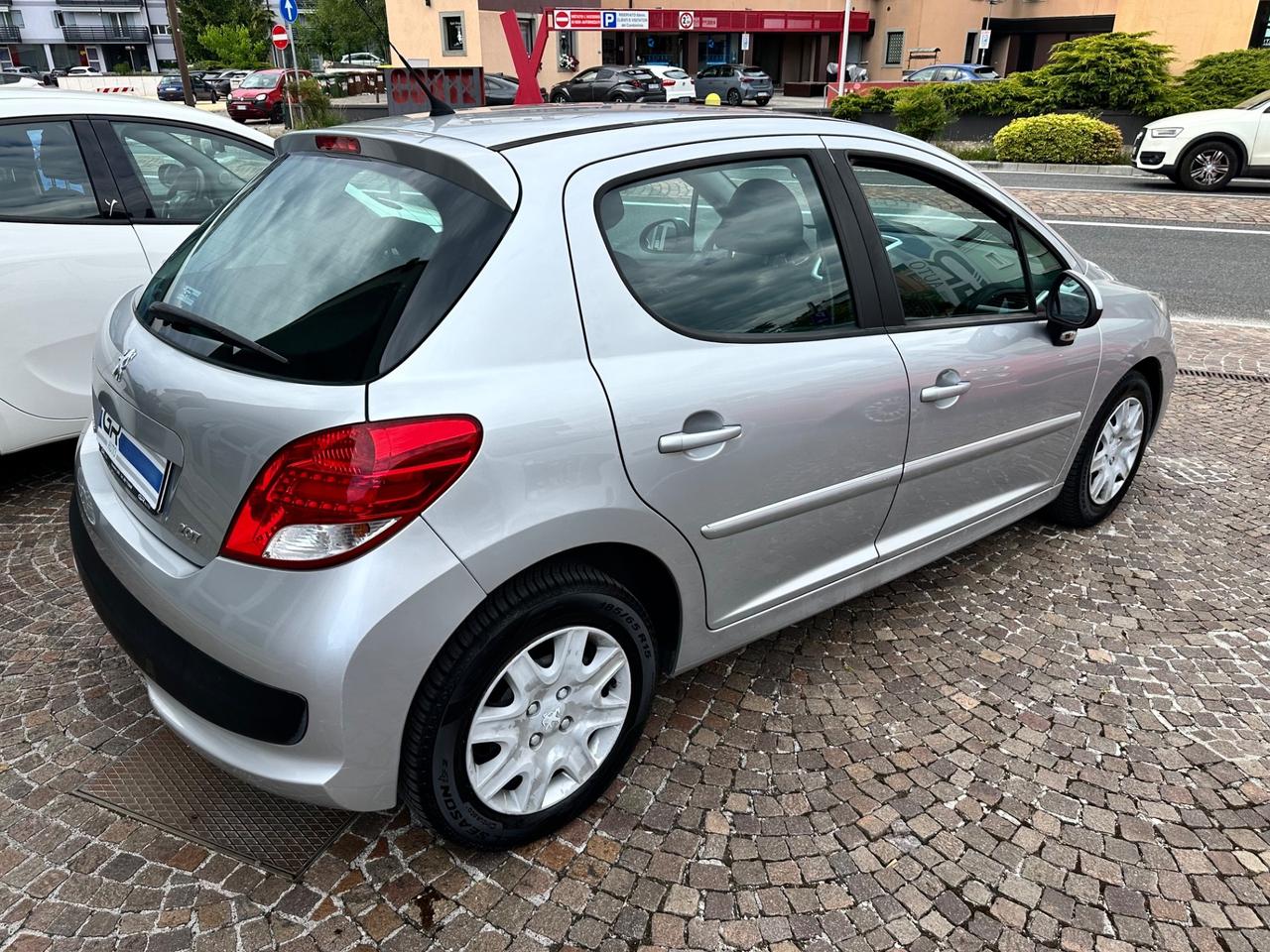 Peugeot 207 1.4Bz 95CV 5p Allure -Neopatentati