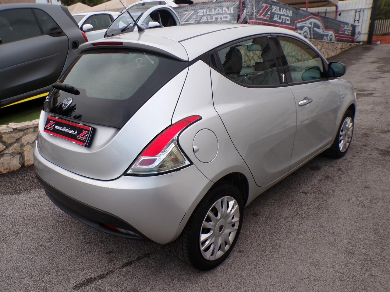Lancia Ypsilon 1.2 69 CV 5 porte