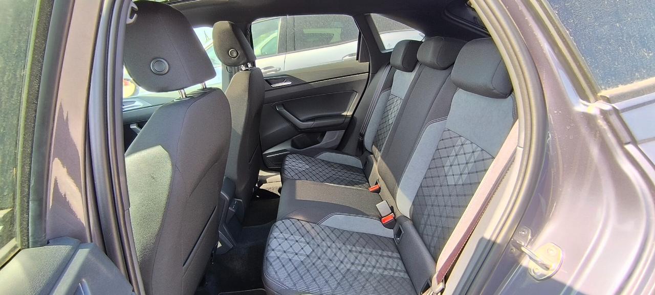 Volkswagen Taigo 1.0TSI 115CV R-LINE PANO CAMERA LED VIRTUAL ASSIST