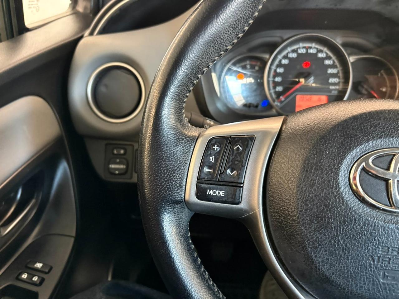 Toyota Yaris 5 Porte Yaris 5p 1.4 d-4d Active E6