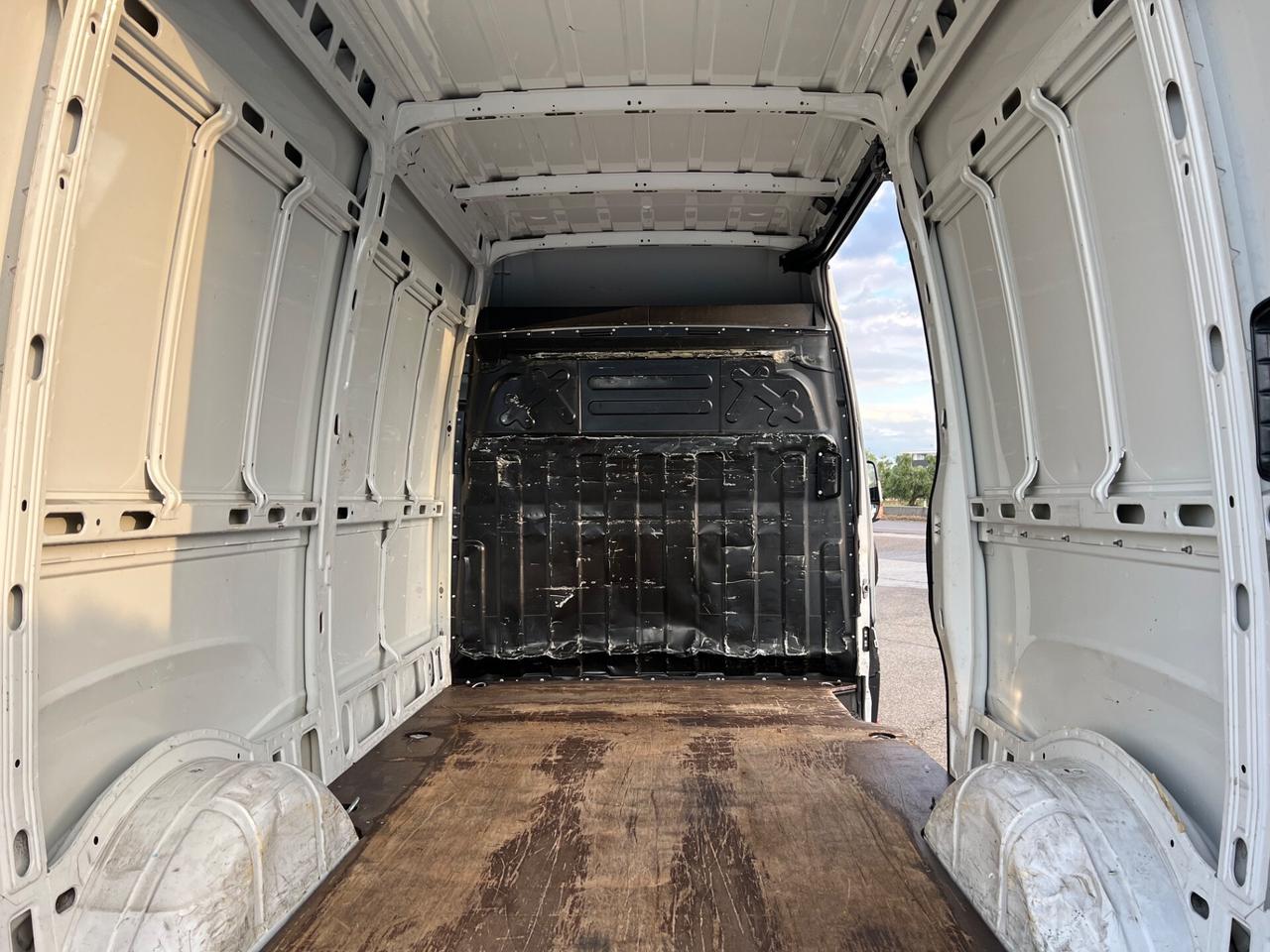 Iveco Daily 35S14 2.3 MJT 140cv L2H2 - 2017