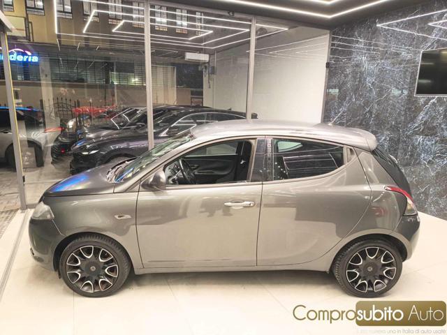 LANCIA Ypsilon 1.2 69 CV 5 porte Gold