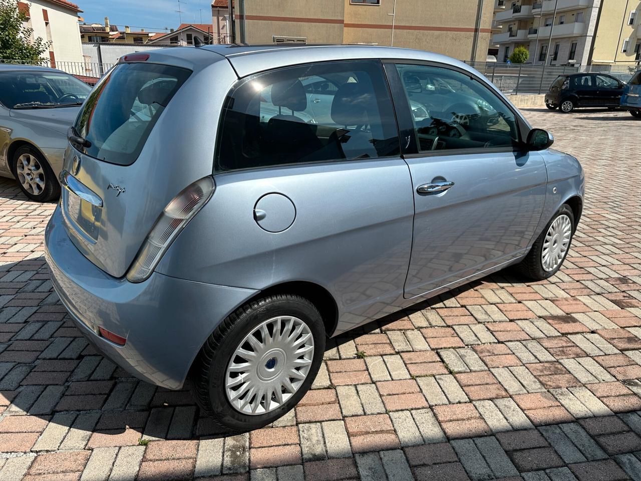 Lancia Ypsilon 1.3 MJT 75 CV Oro