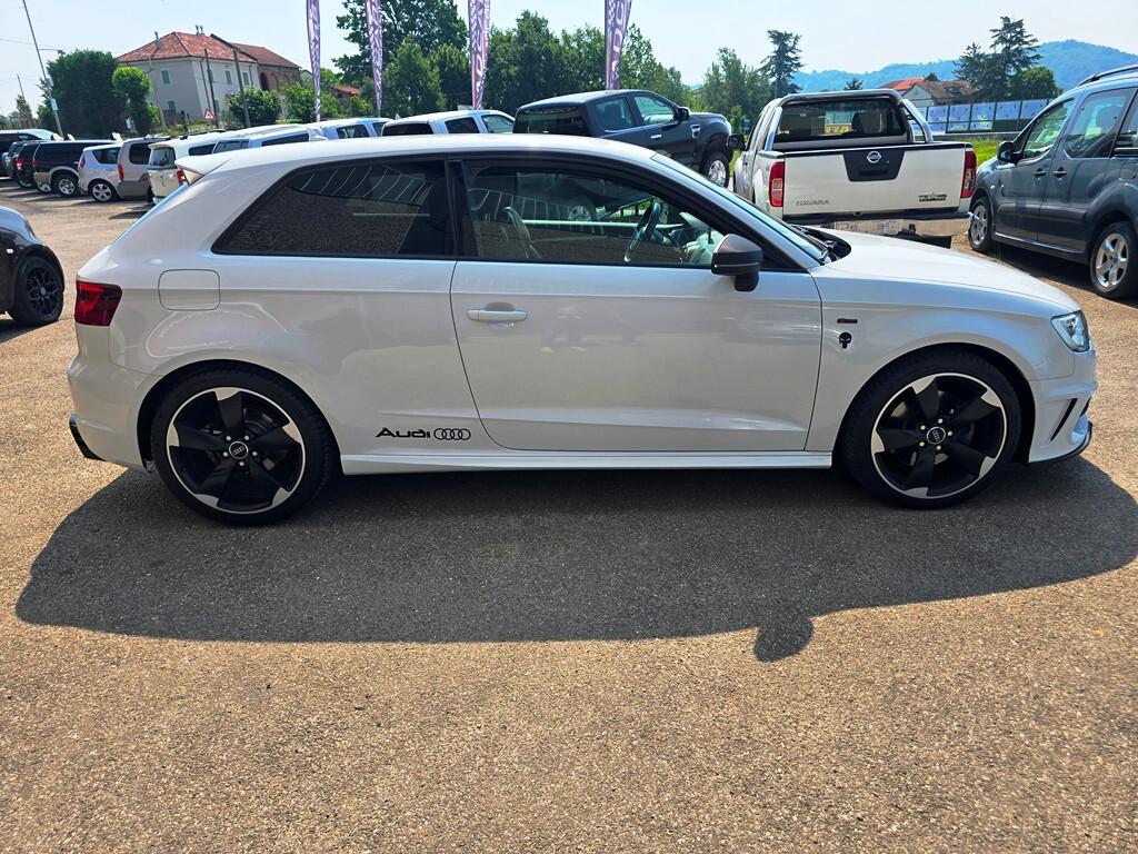 Audi A3 1.8 TFSI 180CV S LINE ESTETICA S3