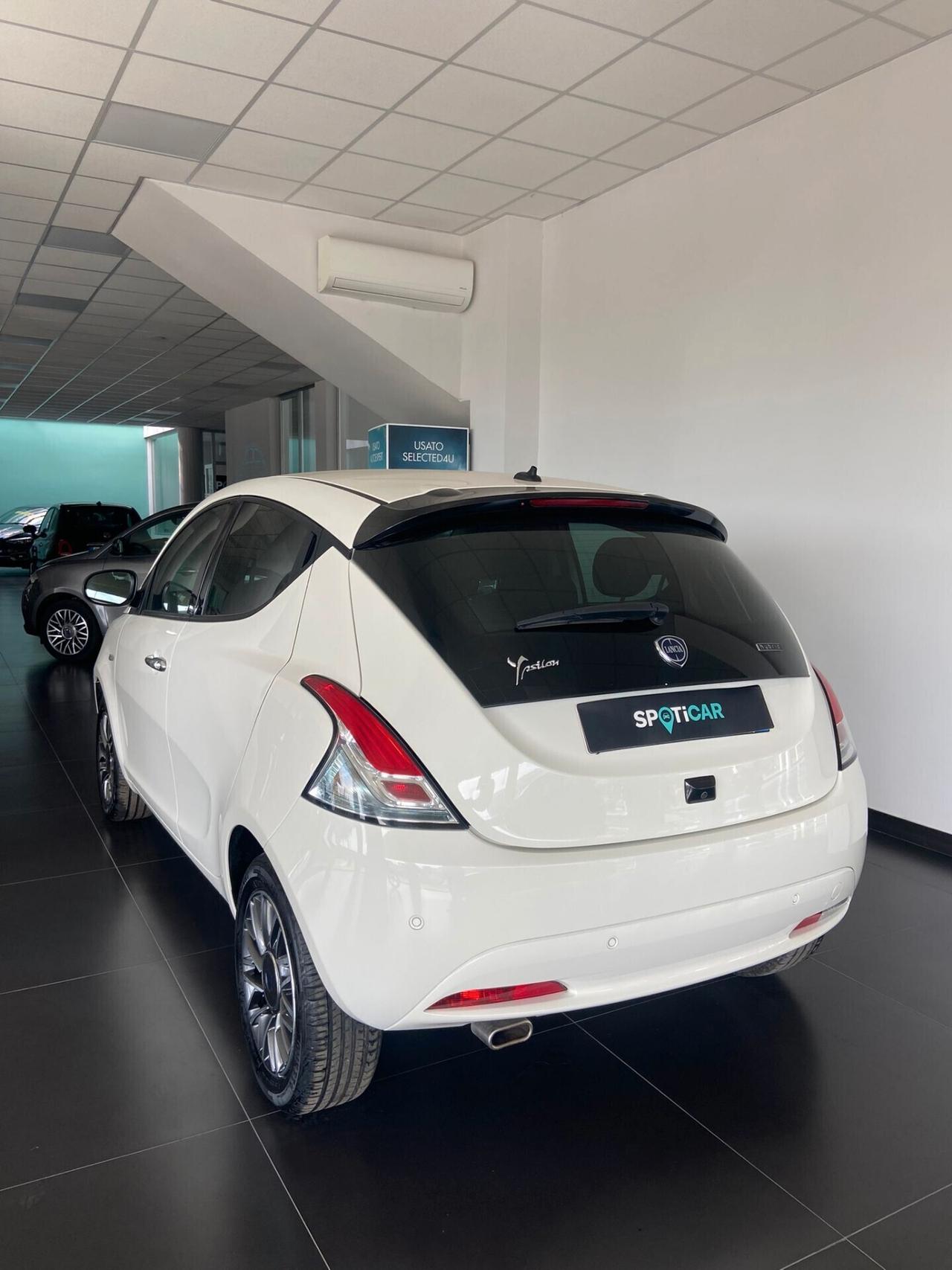 Lancia Ypsilon 1.0 FireFly 5 porte S&S Hybrid Gold Plus