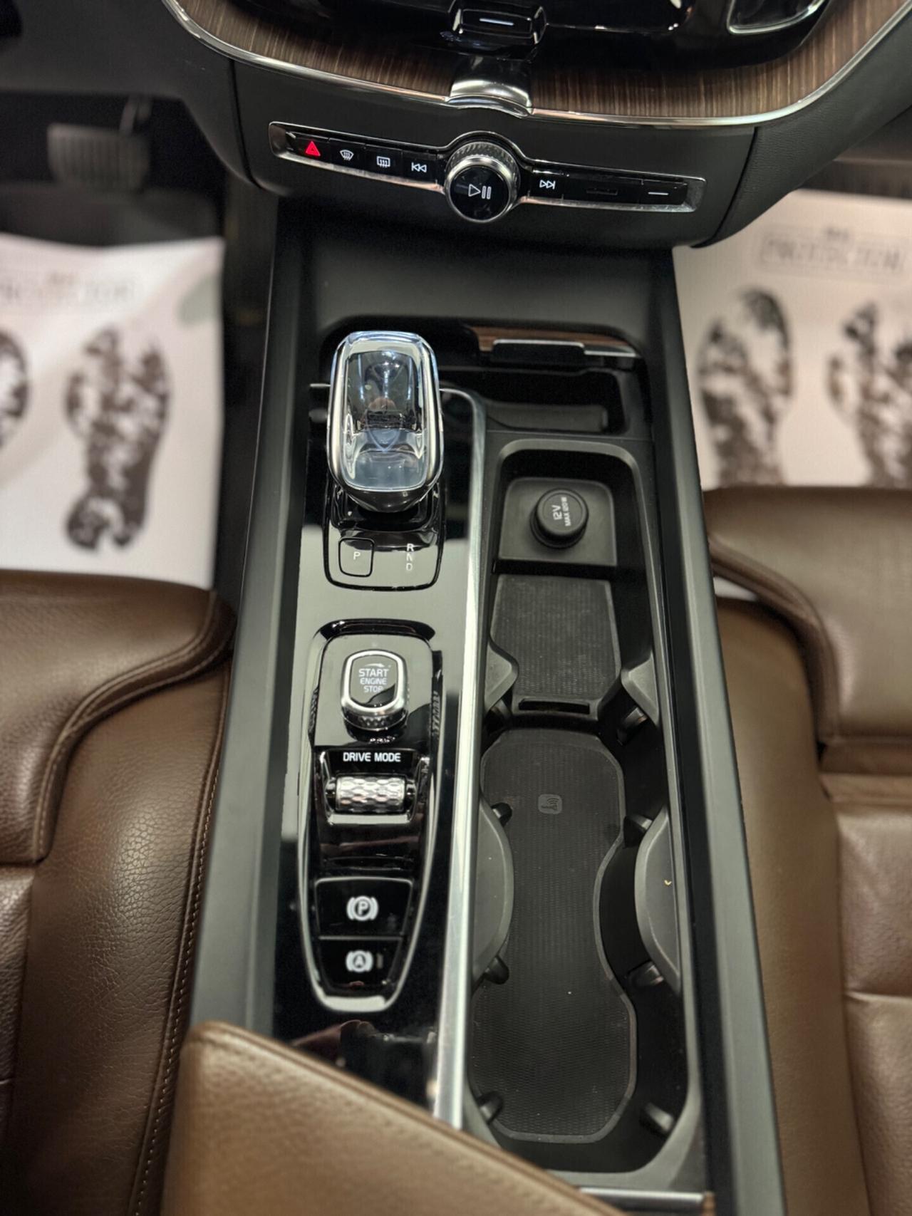 Volvo XC 60 XC60 B4 (d) AWD Geartronic Inscription FULL OPTIONAL, SEDILI IN PELLE CON REGOLAZIONE ELETTRICA CON MEMORIA, CRUISE ADATTIVO, CLIMA TRI-ZONA , PORTELLONE ELETTRICO, APPLE CARPLAY, FARI FULL LED AUTOMATICI E MOLTO ALTRO