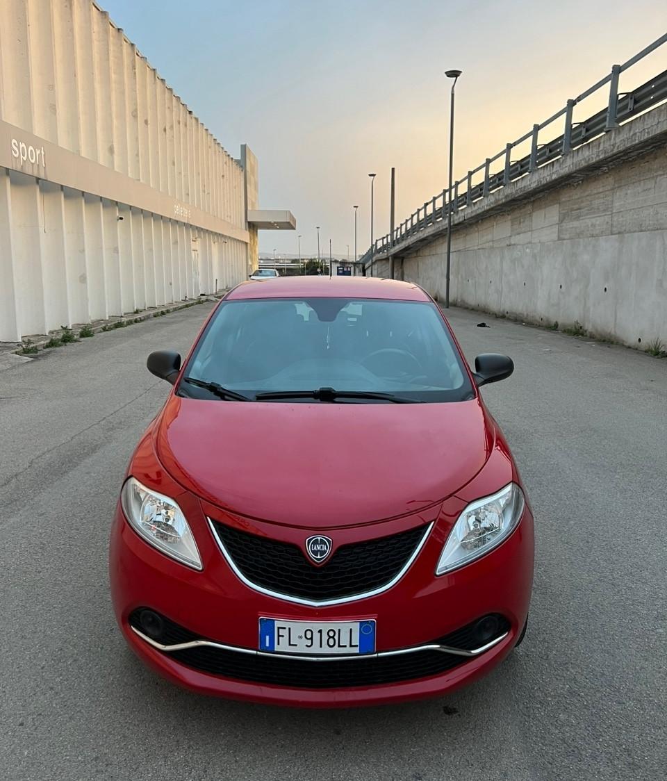 Lancia Ypsilon 1.3 MJT 16V 95 CV 5 porte S&S Silver