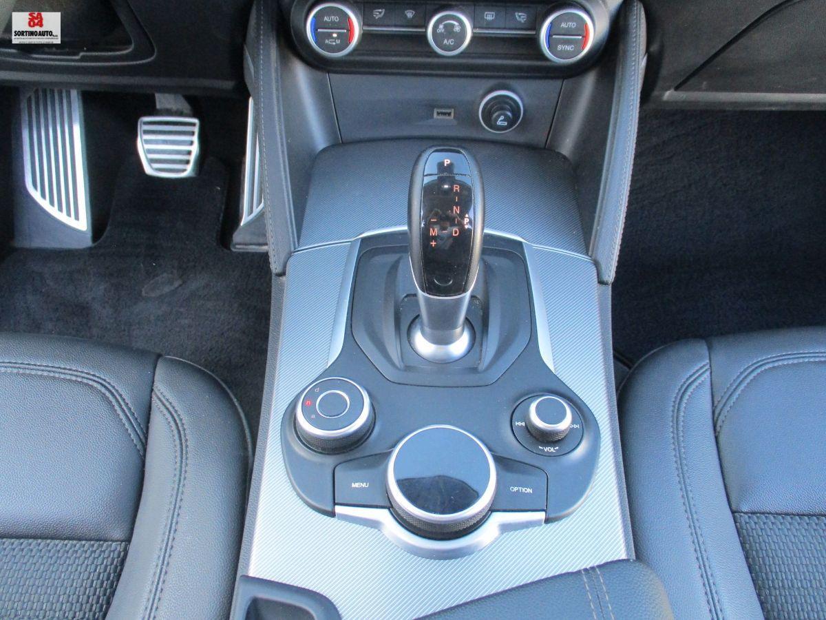 A.R.Stelvio 2.2 T.d. 210CV AT8 Q4 Exec.2019 FULL