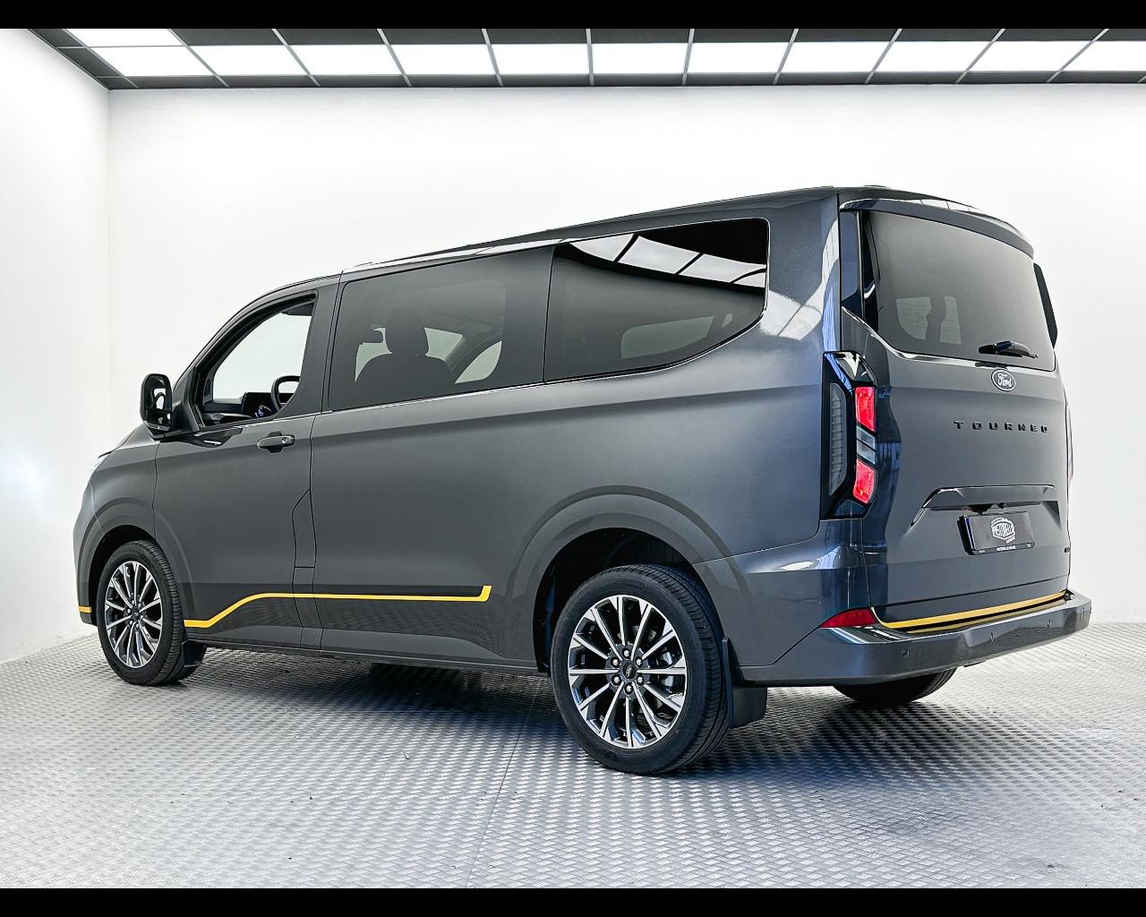 FORD Tourneo Custom 2ªs - Tourneo Custom 320 2.0 EcoBlue 170CV aut. AWD PC Titanium