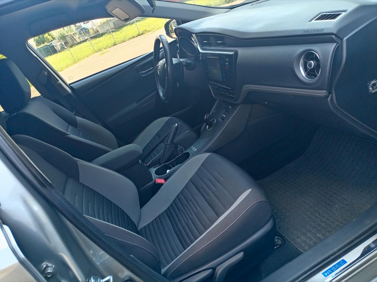 Toyota Auris Touring Sports 1.8 Hybrid Cool