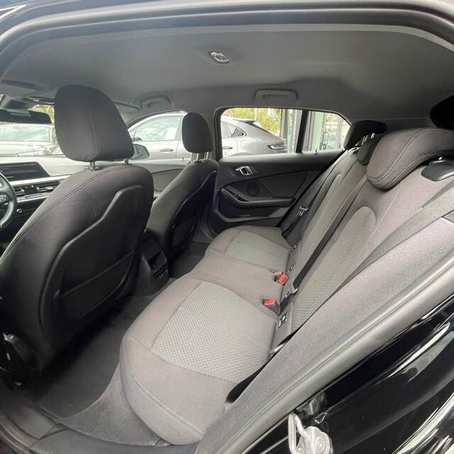 Bmw 116 116d 5p. Business Advantage