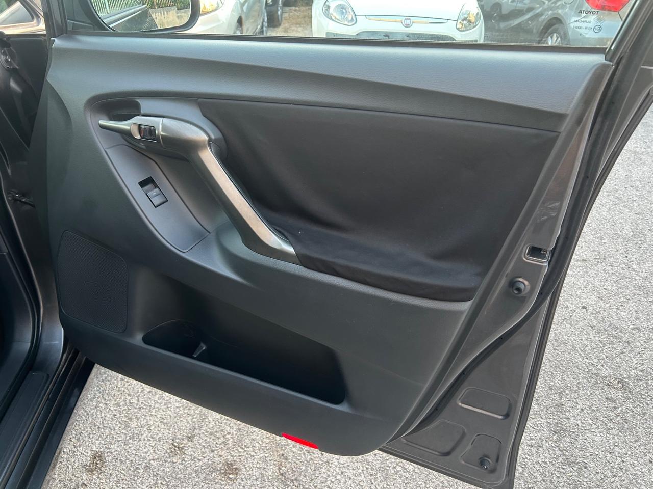 Toyota Verso 2.0 D tetto panoramico Euro5